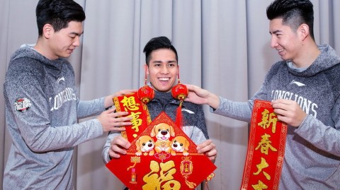 广州龙狮新春贺岁照里藏玄机，那些年我们一起追过的季后赛梦想