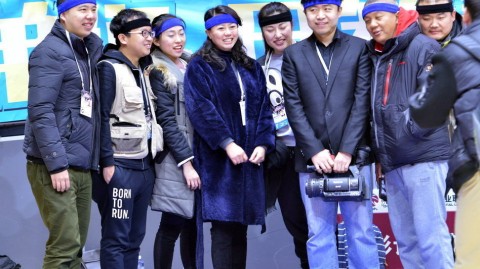 发带风波：当记者戴上发带，CBA赛场响起无声抗议