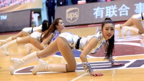 聚光灯外的汗水：揭秘CBA第一翘臀宝贝的幕后故事