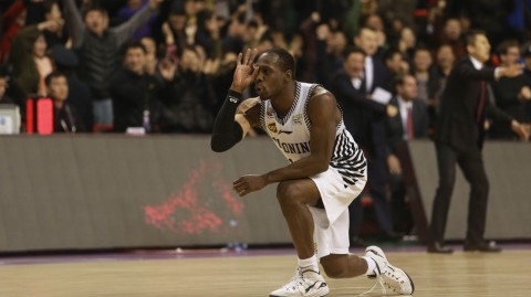 哈德森导演二十三分惊天逆转 辽宁本溪主场二十二分神迹掀翻广东