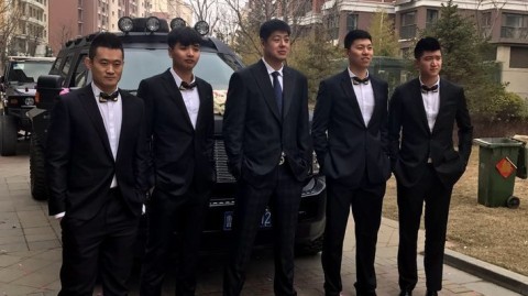 铁汉柔情山东男篮内线悍将李林烟台大婚兄弟情谊点亮幸福时刻