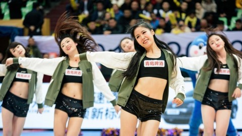 热力绽放与绝杀时刻：回顾川军主场那些耀眼的篮球宝贝