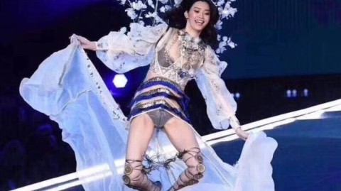 跌倒不败继续前行，他们诠释了体坛勇士的别样风采