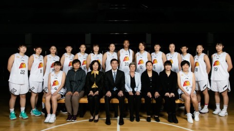 京城玫瑰绽放时：北京女篮新赛季写真与王朝背后的故事