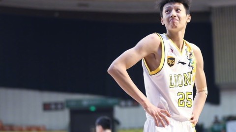 广厦火力全开狂胜同曦，青春风暴缔造八人上双纪录