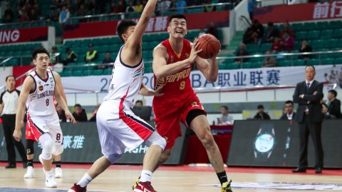 CBA同省德比烽火再燃，深圳加时苦战力克广州豪取六连胜