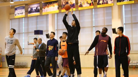 八冠王朝的寂静备战：广东男篮青春风暴与老将余晖