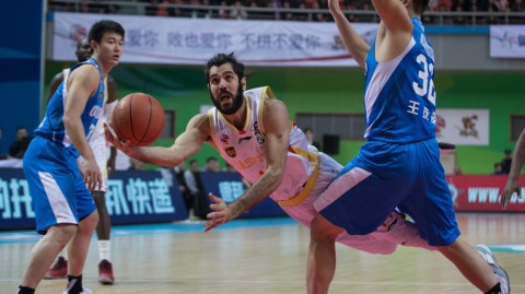 Cba激战第十七轮 青岛单外援逆袭同曦止连败