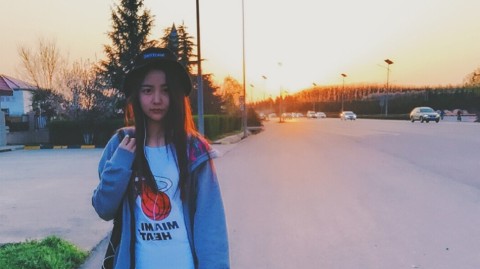 夕阳下的扣篮梦：一位詹姆斯小迷妹的篮球征程