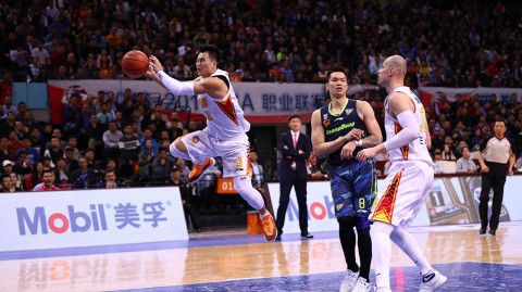 血性与荣耀：回看易建联与广东宏远的铁血战场